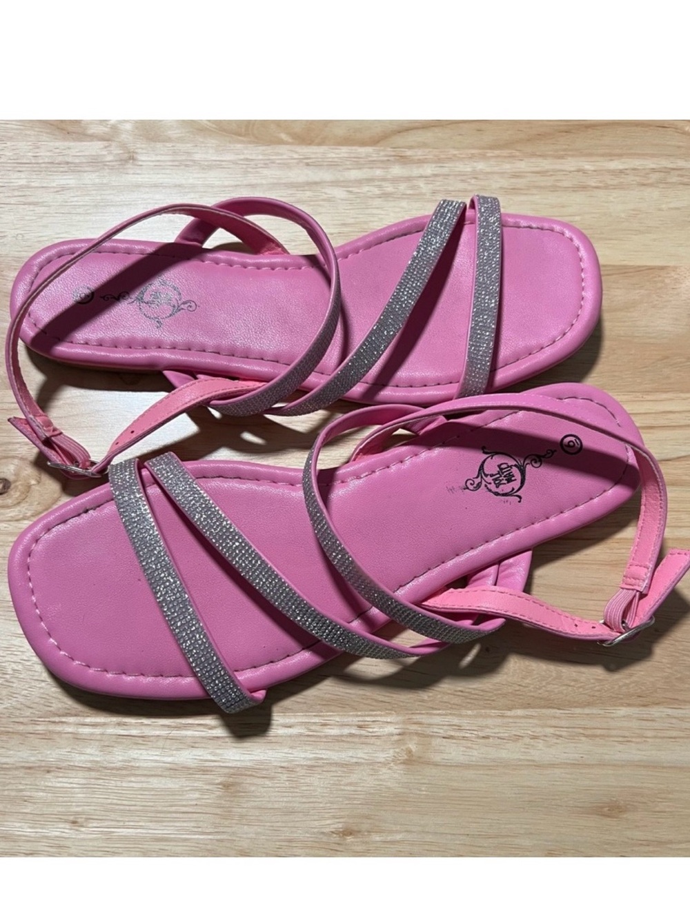 Sole Mate Women's Pink Sparkle Strap Flat Sandals Size 6